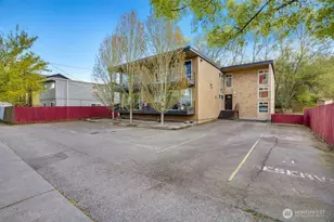 4525 S Henderson St, Seattle, WA 98118 - Photo 2