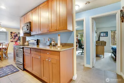 4525 S Henderson Street #302, Seattle, WA 98118 - Photo 8