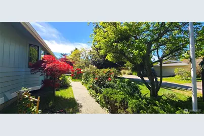 243 Dungeness Meadows, Sequim, WA 98382 - Photo 2