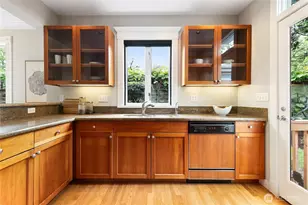 2202 E John St, Seattle, WA 98112 - Photo 12