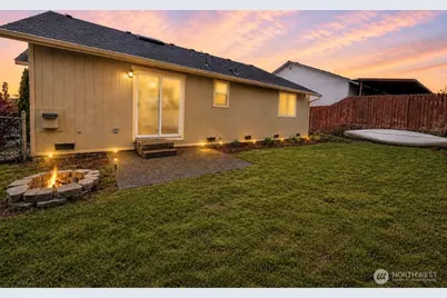 17425 Highland View Drive, Arlington, WA 98223 - Photo 16