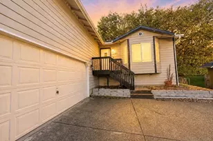 17425 Highland View Dr, Arlington, WA 98223 - Photo 2