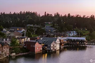 205 NE 9th St, Coupeville, WA 98239 - Photo 2