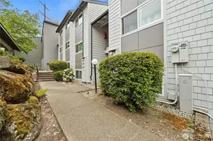 2020 Grant Ave S, Renton, WA 98055 - Photo 2