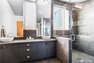 3220 Franklin Ave E, Seattle, WA 98102 - Photo 10