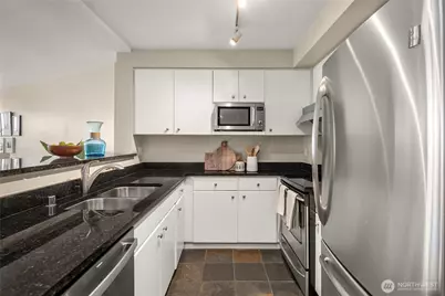 232 Belmont Avenue E #404, Seattle, WA 98102 - Photo 6