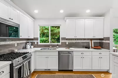 4035 NE 110th Street, Seattle, WA 98125 - Photo 4