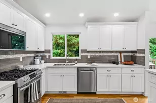 4035 NE 110th St, Seattle, WA 98125 - Photo 4