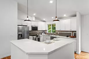 4035 NE 110th St, Seattle, WA 98125 - Photo 8