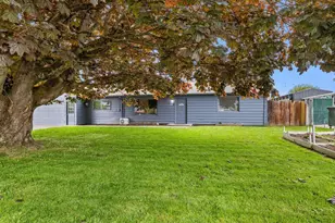 1922 S Wall St, Mount Vernon, WA 98273 - Photo 4