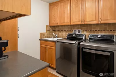 18520 NE 19th Place, Bellevue, WA 98008 - Photo 36