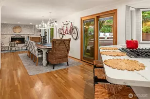 18520 NE 19th Pl, Bellevue, WA 98008 - Photo 14
