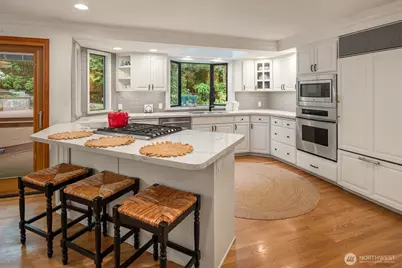 18520 NE 19th Place, Bellevue, WA 98008 - Photo 12