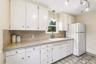 9417 44th Place NE, Seattle, WA 98115 - Photo 16