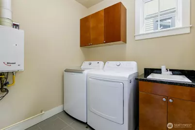 5726 Kirkwood Place N, Seattle, WA 98103 - Photo 24