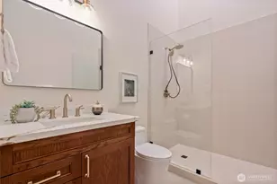 1400 Bellevue Way SE, Bellevue, WA 98004 - Photo 30