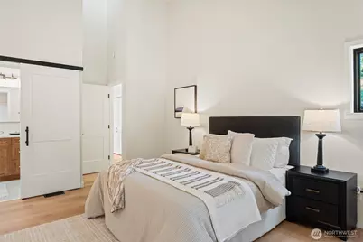 1400 Bellevue Way SE #1, Bellevue, WA 98004 - Photo 22