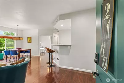 2160 Newport Way NW #6-1, Issaquah, WA 98027 - Photo 4
