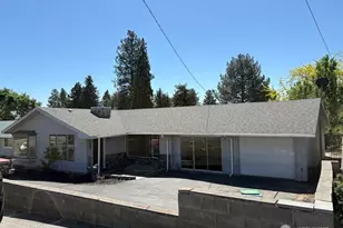 23 W Hale Ave, Omak, WA 98841 - Photo 2