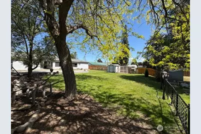 23 W Hale Avenue, Omak, WA 98841 - Photo 26