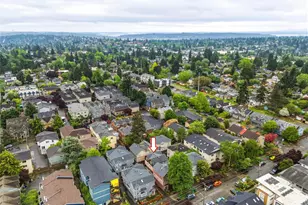 725 N 95th St, Seattle, WA 98103 - Photo 24