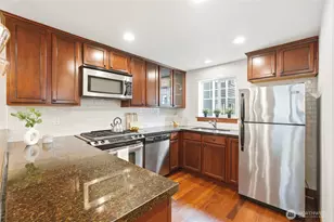 725 N 95th St, Seattle, WA 98103 - Photo 6