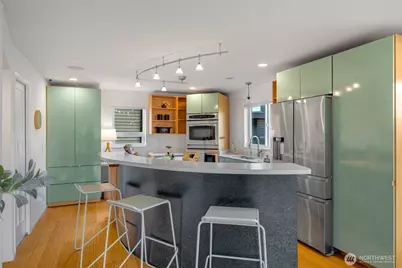 2466 Westlake Avenue N #11, Seattle, WA 98109 - Photo 18