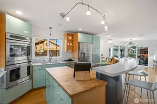 2466 Westlake Ave N, Seattle, WA 98109 - Photo 20