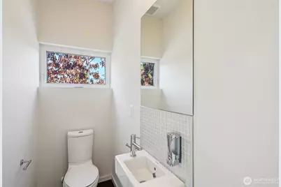 8501 14th Avenue NW, Seattle, WA 98117 - Photo 10