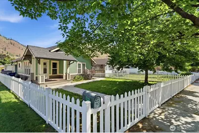 319 Cottage Avenue, Cashmere, WA 98815 - Photo 2