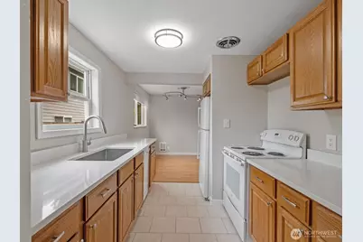 7631 201st Street SW, Edmonds, WA 98206 - Photo 12