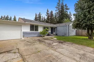 7631 201st St SW, Edmonds, WA 98206 - Photo 4