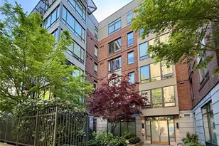 4547 8th Ave NE, Seattle, WA 98105 - Photo 2