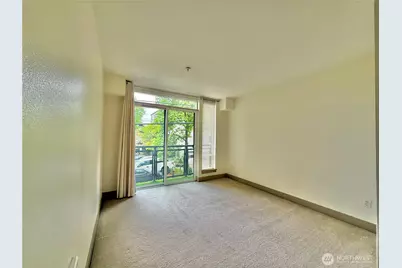4547 8th Avenue NE #204, Seattle, WA 98105 - Photo 6