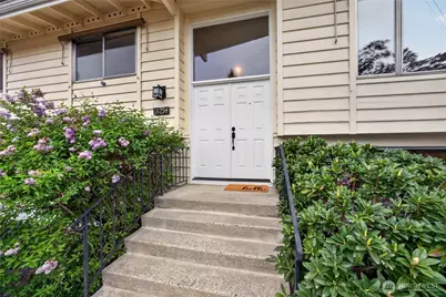 18754 130th Avenue SE, Renton, WA 98058 - Photo 2