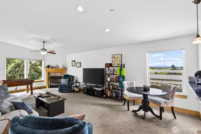 1109 29th Street #301, Anacortes, WA 98221 - Photo 10