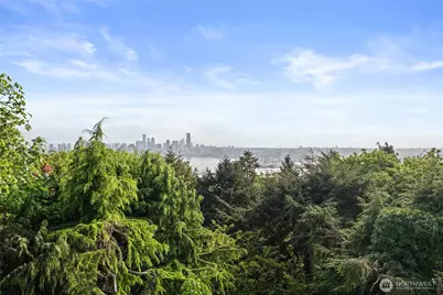 2410 37th Avenue SW #Lower, Seattle, WA 98126 - Photo 16