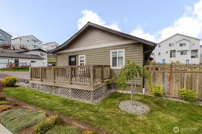 880 Hogan Lane, Bremerton, WA 98311 - Photo 2