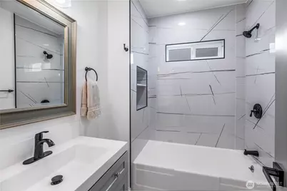 9402 Portland Avenue E, Tacoma, WA 98445 - Photo 20