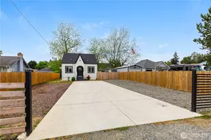 9402 Portland Ave E, Tacoma, WA 98445 - Photo 2