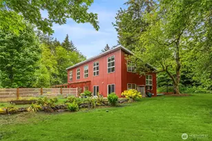 13984 Toad Holler Pl NE, Bainbridge Island, WA 98110 - Photo 2