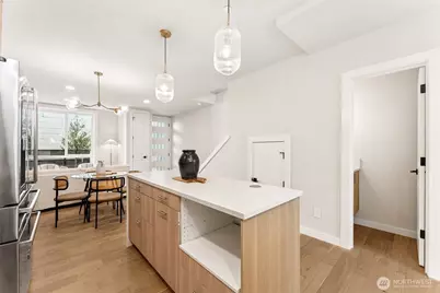 3449 California Avenue SW #2, Seattle, WA 98116 - Photo 8