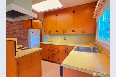 612 S 160th Street, Burien, WA 98148 - Photo 12