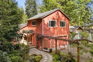 11837 Venice Loop NE, Bainbridge Island, WA 98110 - Photo 2