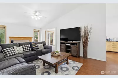 3011 12th Street Pl SW, Puyallup, WA 98373 - Photo 10