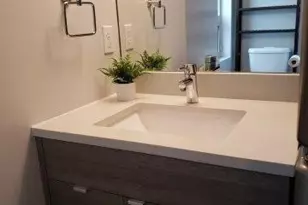 2337 W Plymouth St, Seattle, WA 98199 - Photo 16