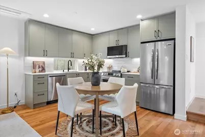 4118 Burke Avenue N, Seattle, WA 98103 - Photo 8