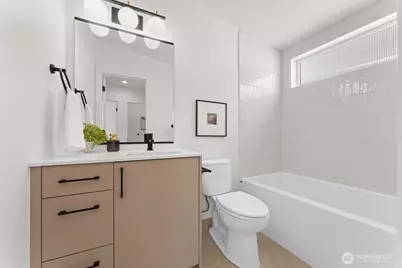 4118 Burke Avenue N, Seattle, WA 98103 - Photo 18