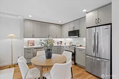 4118 Burke Avenue N, Seattle, WA 98103 - Photo 10