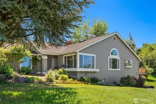 611 S 32nd St, Renton, WA 98055 - Photo 2
